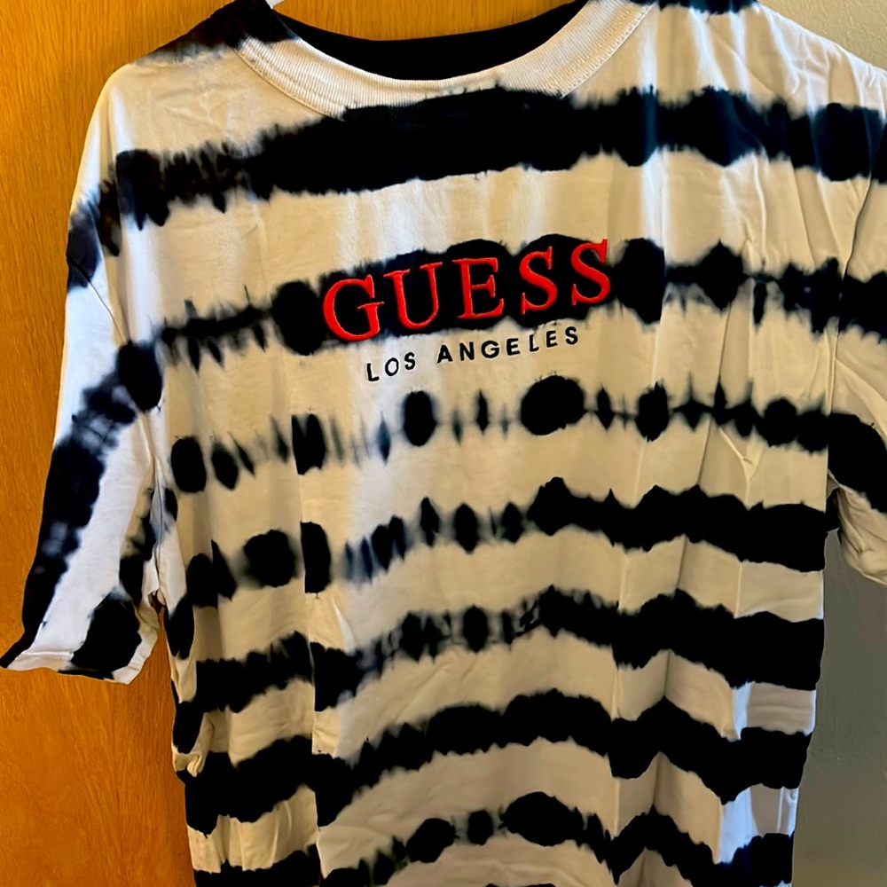 Guess striped tie dye tee shirt Medium